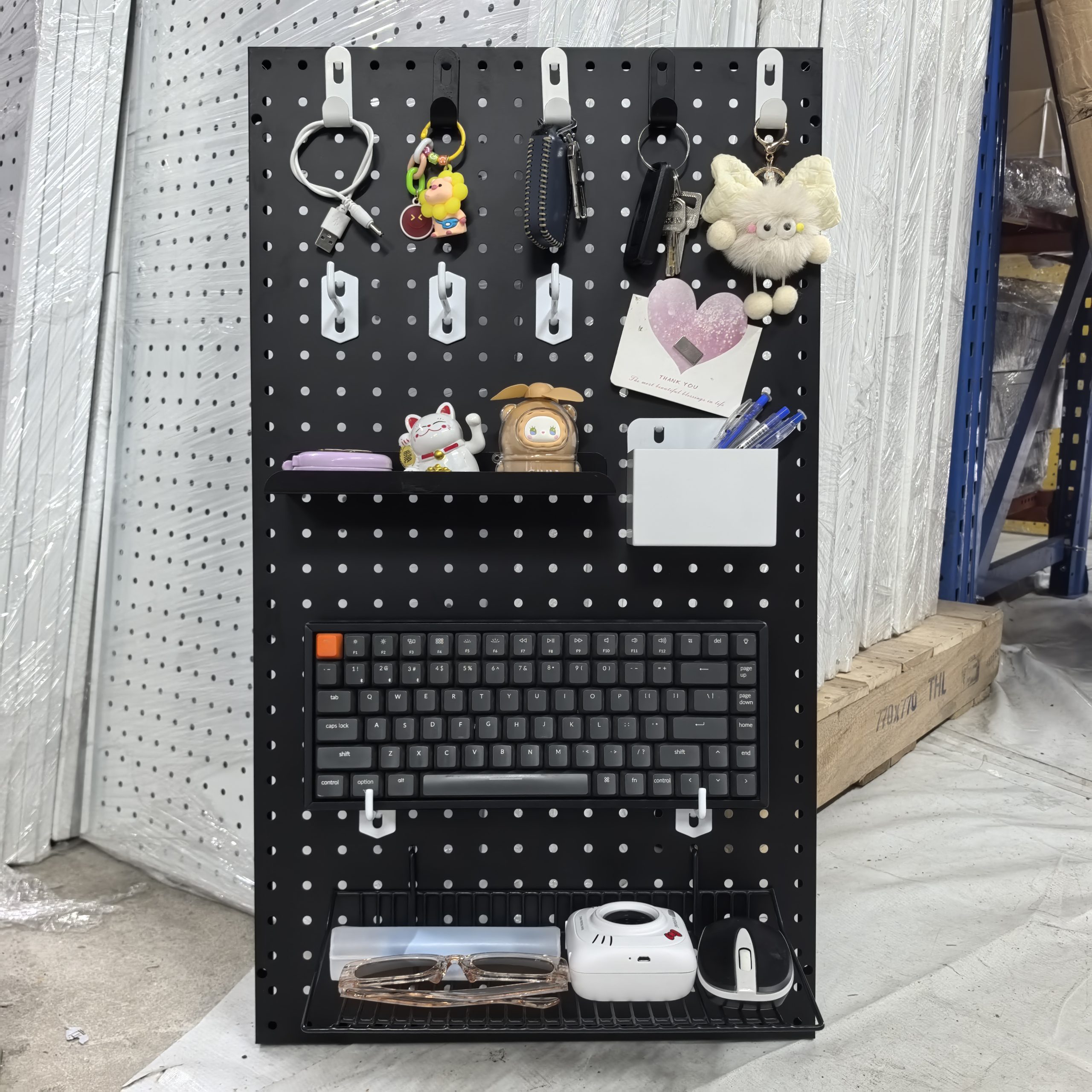 BẢNG TREO ĐỒ PEGBOARD KIM LOẠI GẮN TƯỜNG DECOR