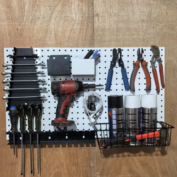 Bảng Pegboard kim loại