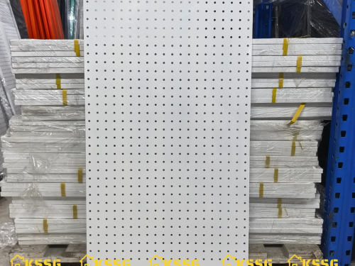 Tấm tôn đục lỗ