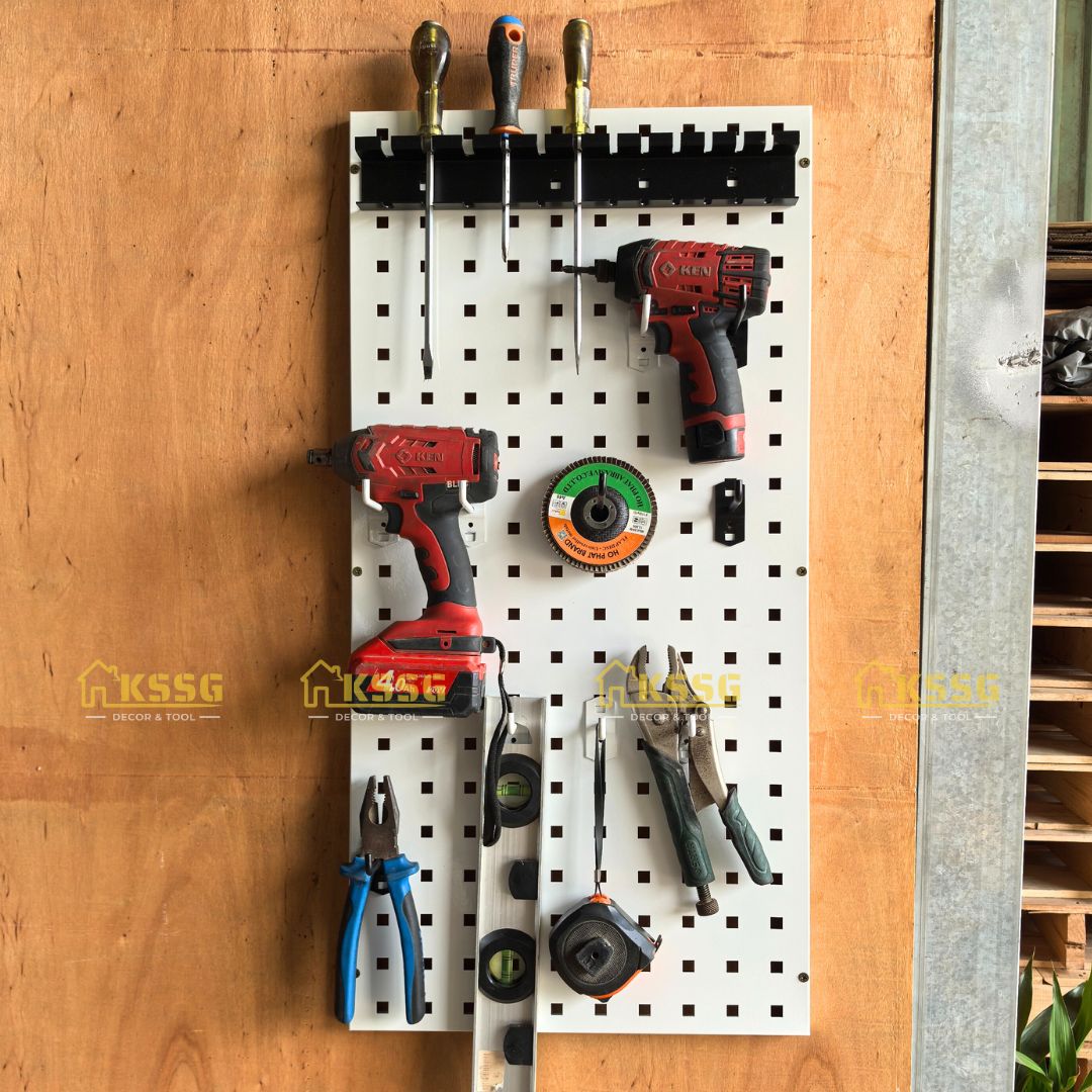 Bảng Pegboard kim loại lỗ vuông