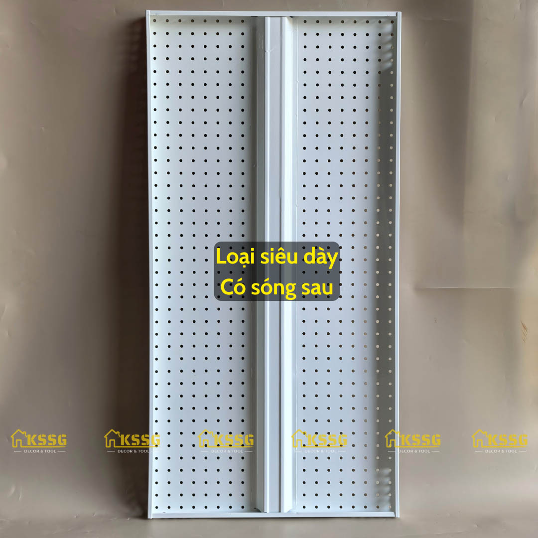 Mặt sau tấm tôn lỗ siêu dày