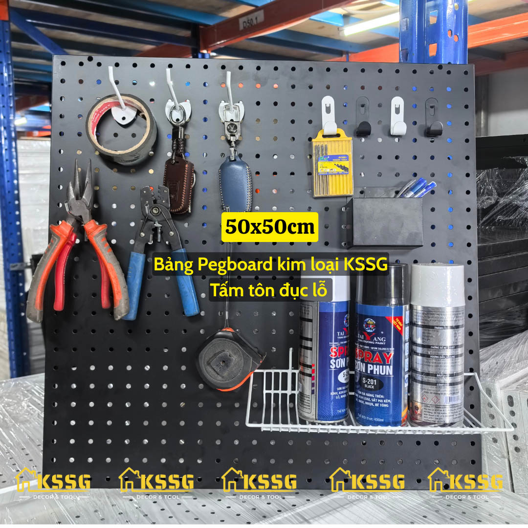 Tấm tôn đục lỗ 50 x 50 màu đen