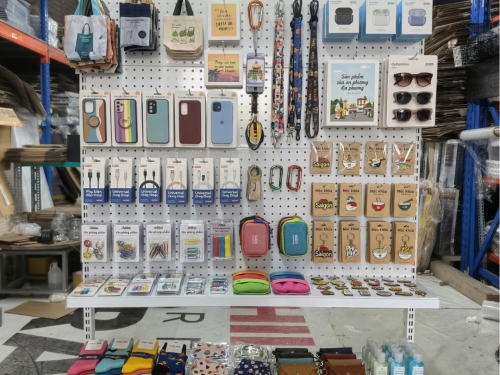 Kệ Pegboard Chân Đứng