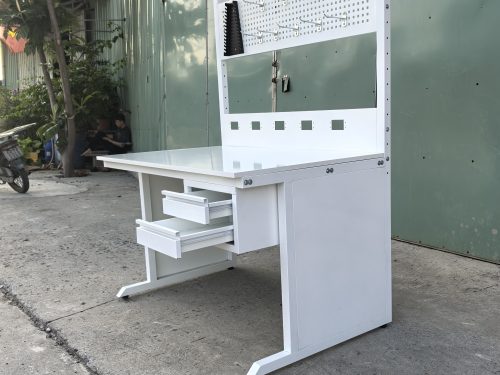 Bàn thao tác đồ nghề
